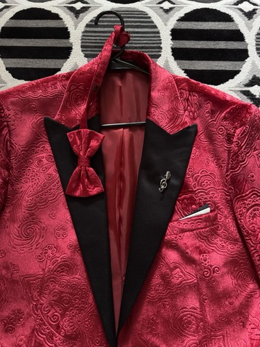 Wessi men red paisley tuxedo - red,